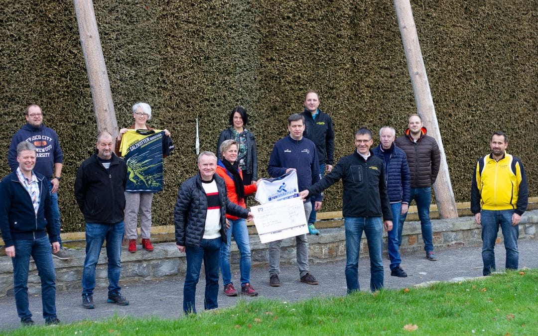 Salzkotten Marathon überreicht Spendenscheck über 6.500 € an Salzkottener Vereine