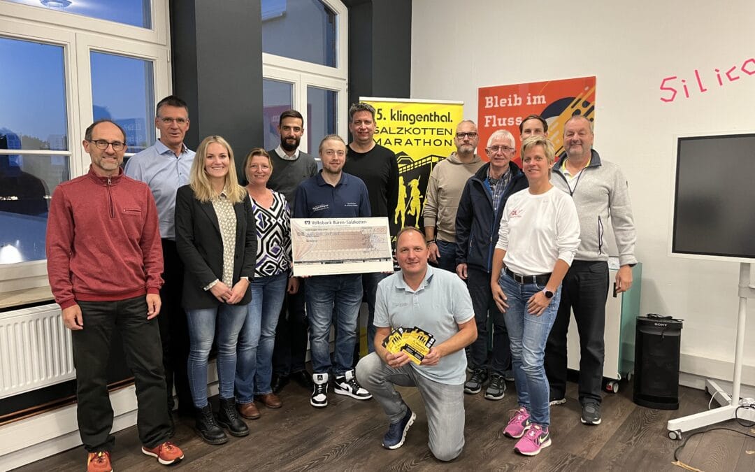 Salzkotten Marathon überreicht Spendenscheck über 6.600 € an Salzkottener Vereine